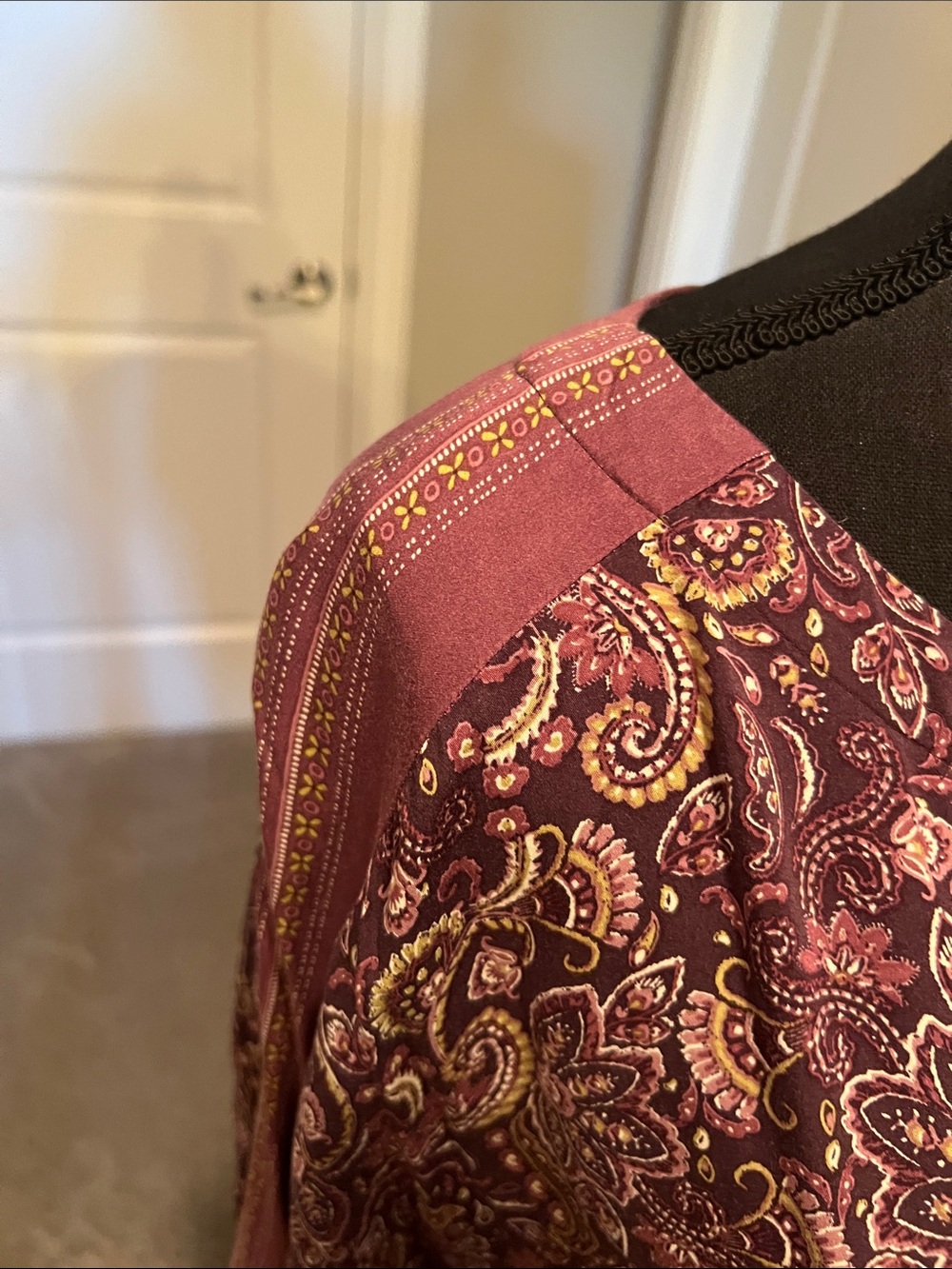 Women's Purple Paisley Maxi Dress with Scoop Neck and Long Sleeves Size Large - Picture 5 of 11